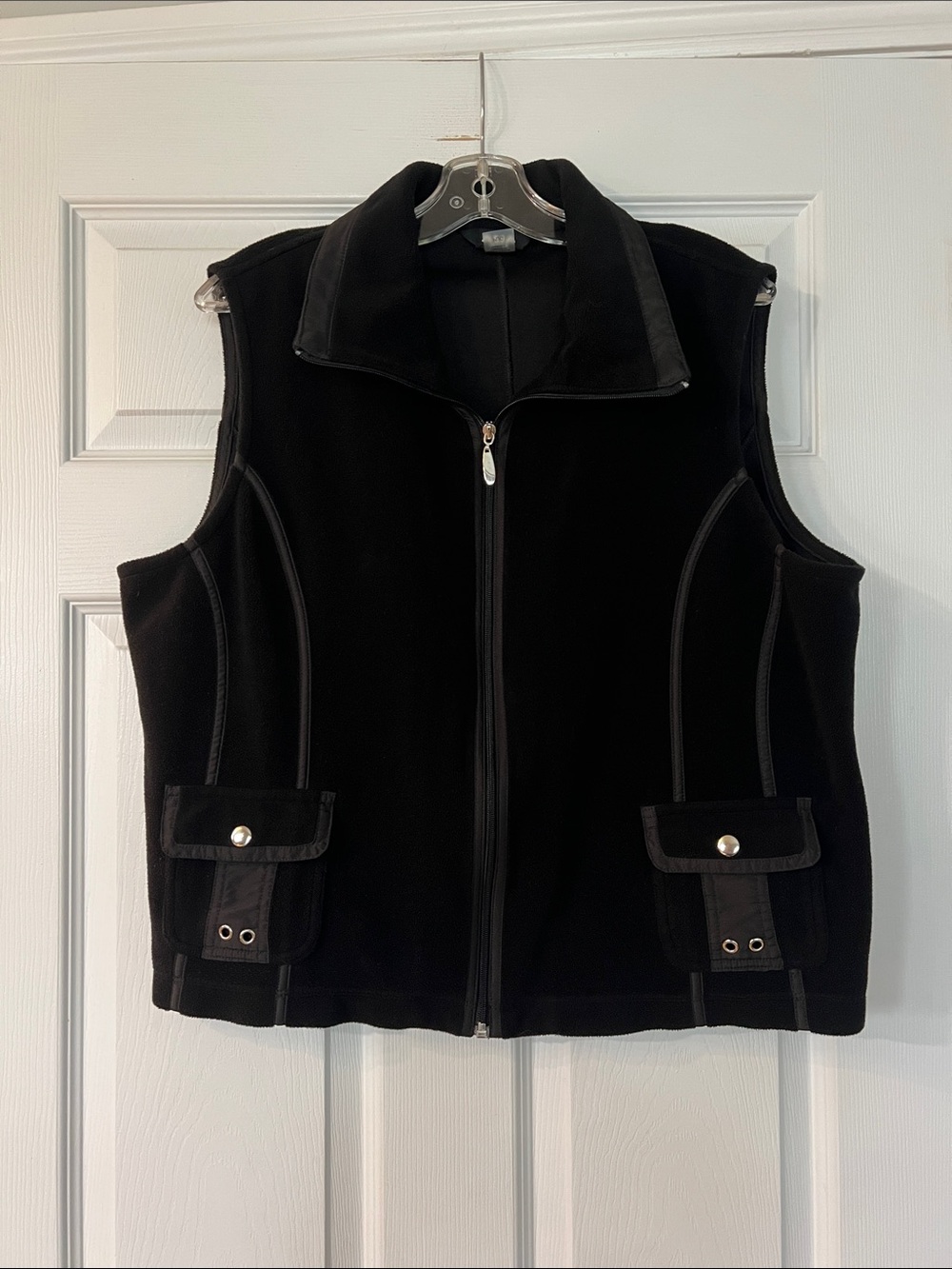 Alia Black Fleece Zip-Front Vest